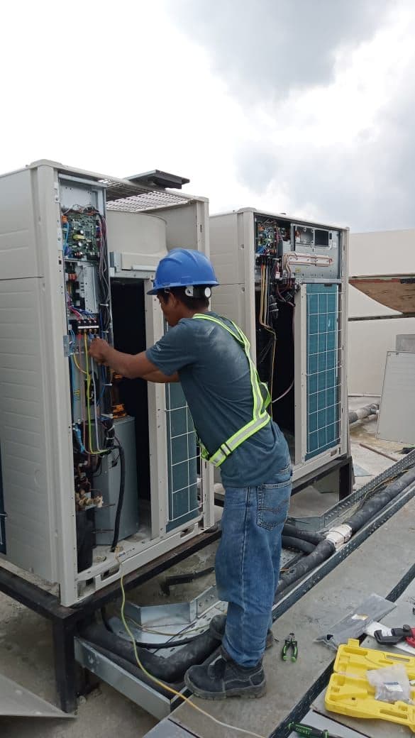 Pemasangan AC Split & VRV/VRF